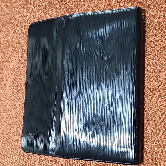 Louis Vuitton Vintage Black Epi Wallet - Picture 4 of 11